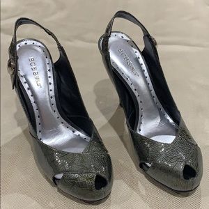 BCBGirls gunmetal silver patent leather shoes 8.5